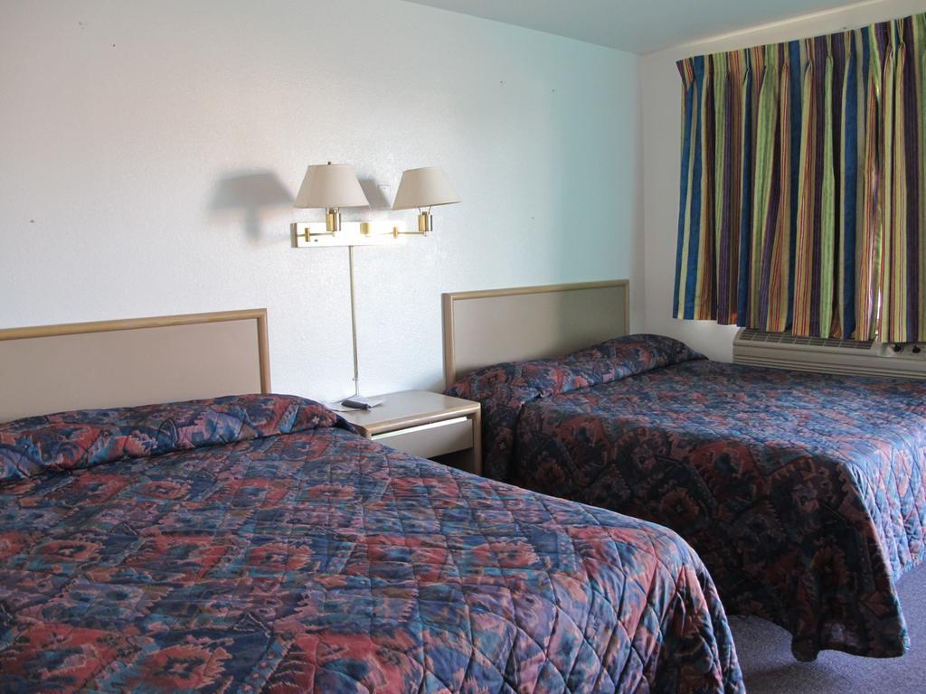 Economy Inn Ontario Quarto foto